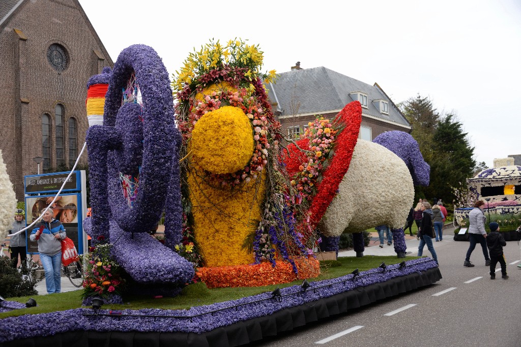 ../Images/Bloemencorso Noordwijkerhout 052.jpg